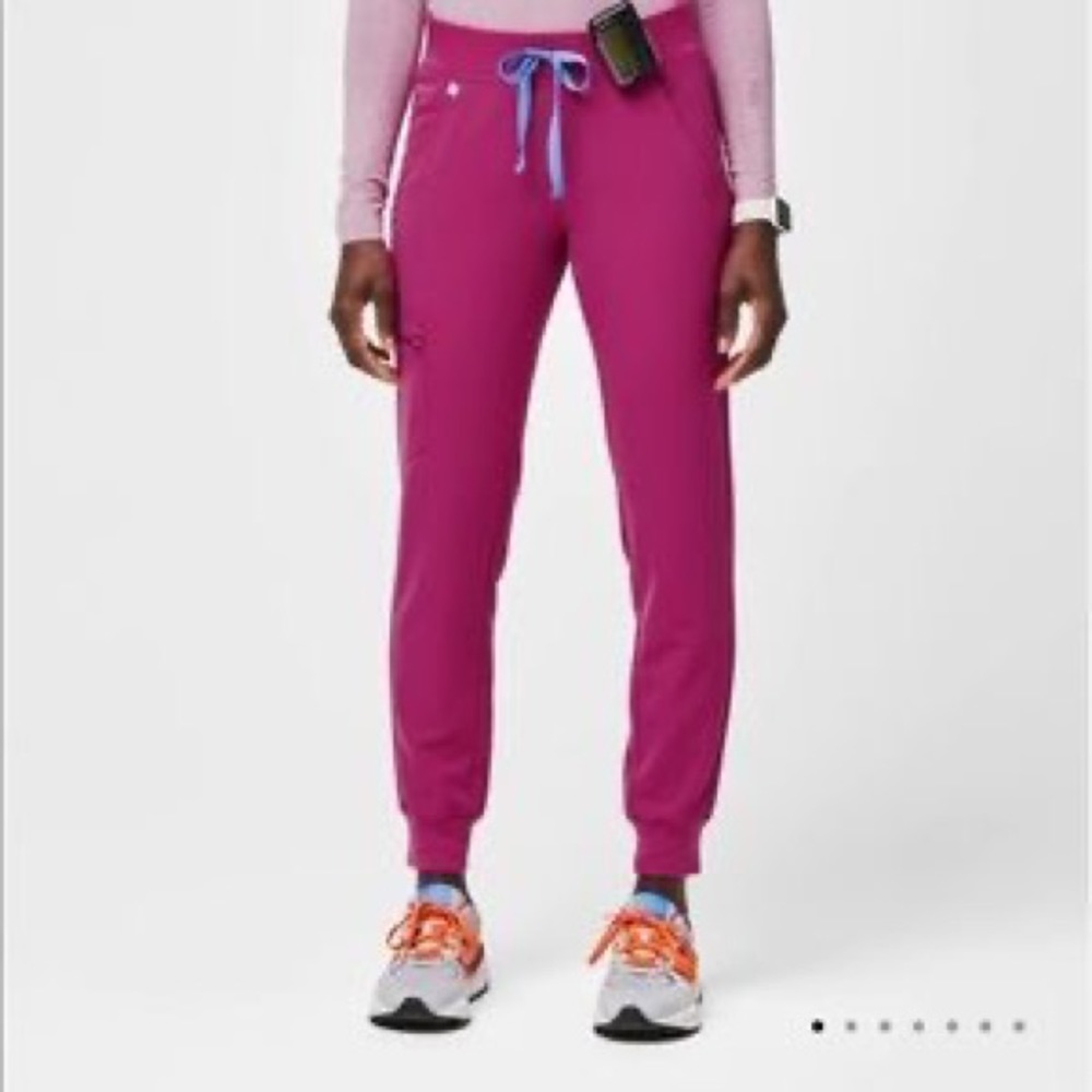 Figs Women's Pink Jogger Pants